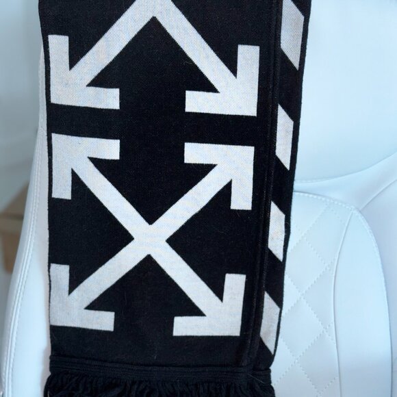 Off-White Logo Jacquard Fringe Scarf – Black/White/Orange – Unisex - Picture 5 of 5